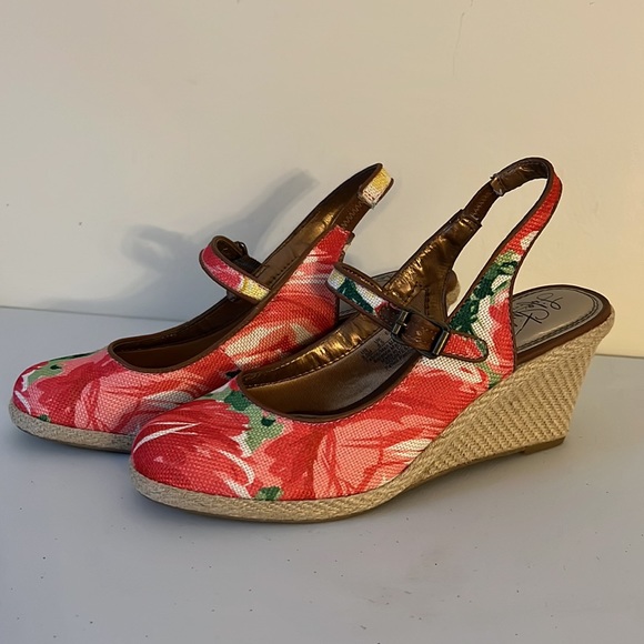 Life Stride Countess Floral Mary Jane Wedges - Picture 3 of 12